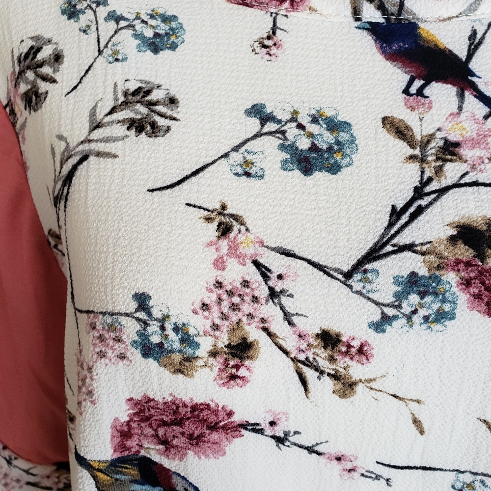 Last One! Floral/Bird Print Top - Picture 2 of 4